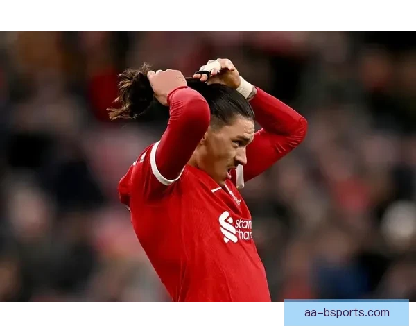 乌拉圭民族前锋伊斯基耶多赛场猝死引发足坛震动与运动员健康警钟