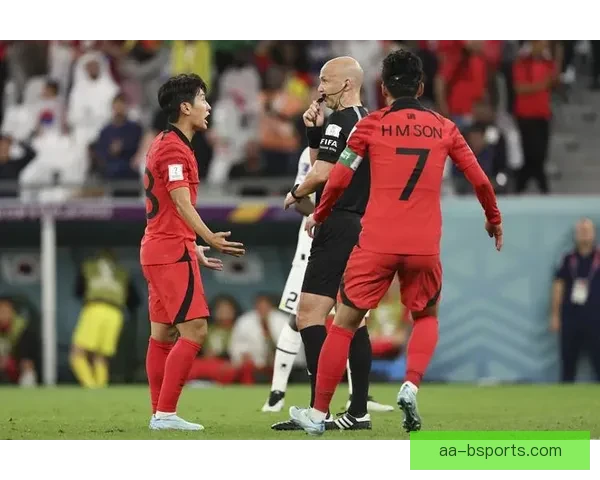 孙兴慜与李刚仁亚洲杯内讧风波曝光 队内关系紧张引发外界关注